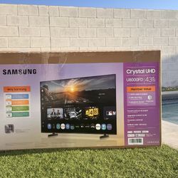 MV 43” Samsung smart 4k led Uhd tv 
