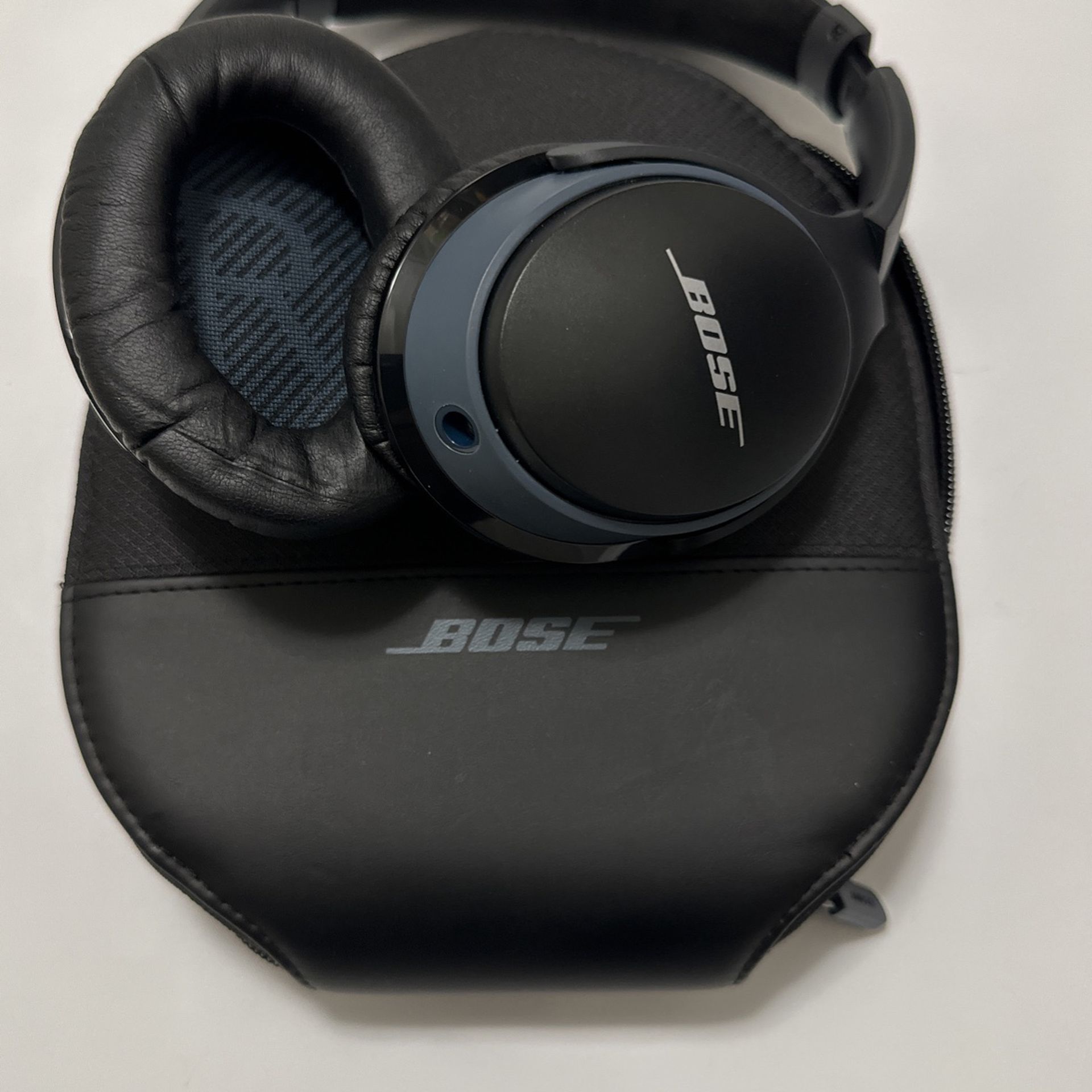 Bose Bluetooth Headphones AE 2 With Carrying Bag 