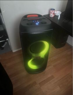 Box party JBL 720 wireless not wired .