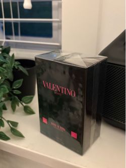 Valentino born in Roma extradose