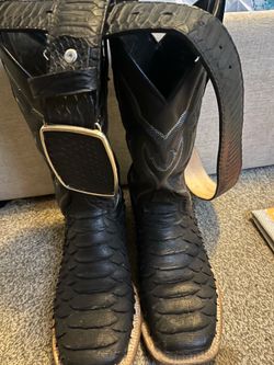 Men’s boots and belt