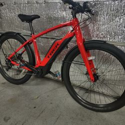 TREK SUPER COMMUTER+ 8S 