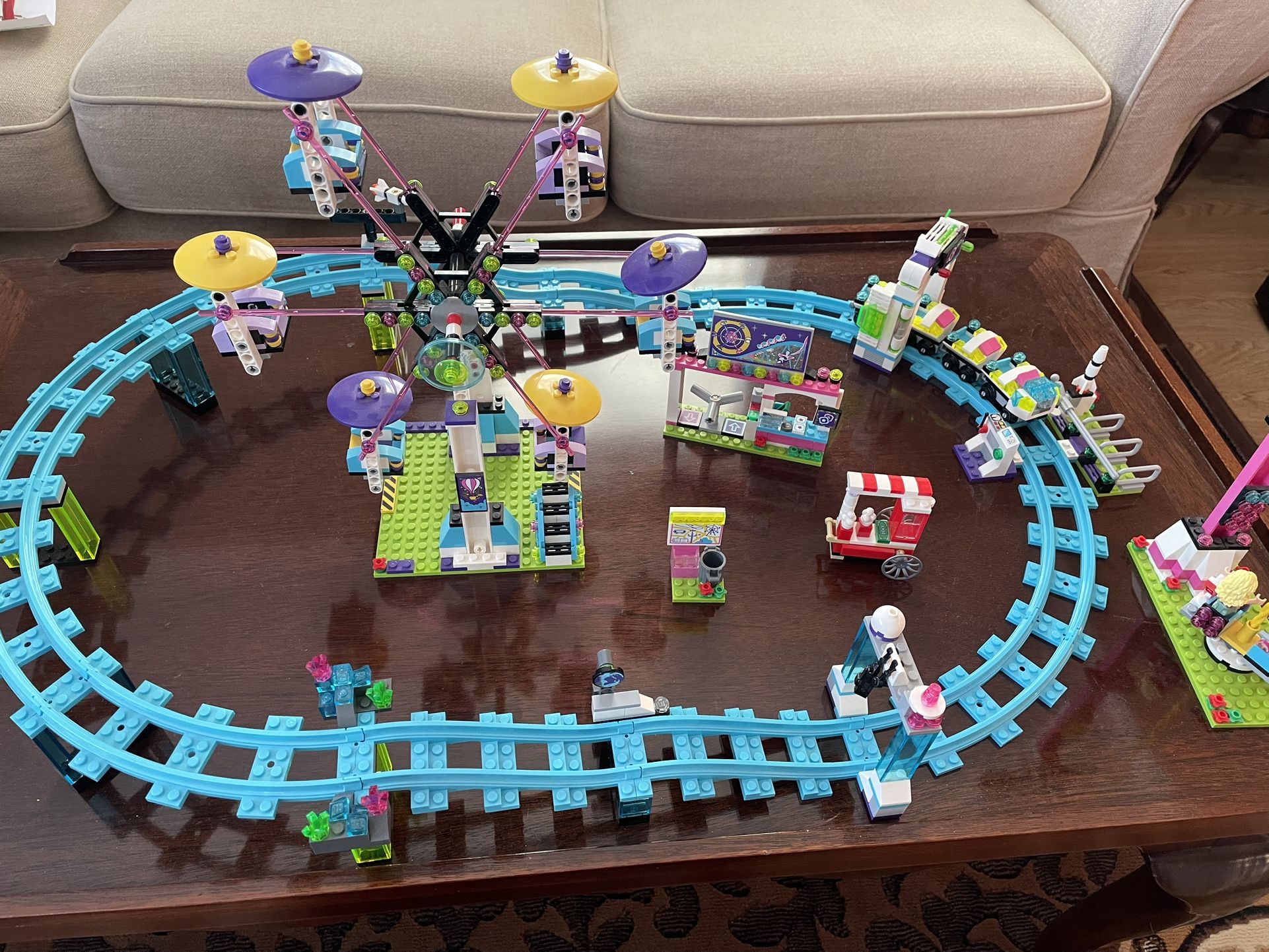 Lego Friends Amusement Park