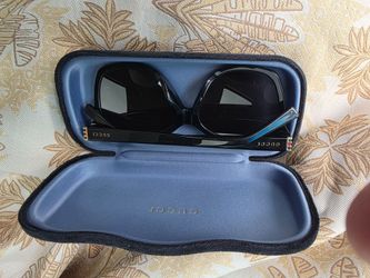 GUCCI SUN GLASSES