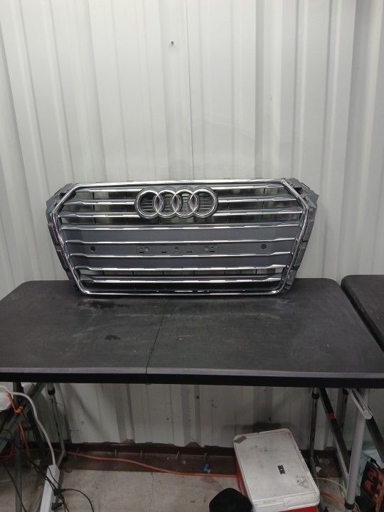 2017 2018 2019 Audi A4 B9 Front Bumper Grille Grill 8W0853651BR Genuine OEM