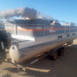 24ft Party Barge Pontoon Boat Suntracker