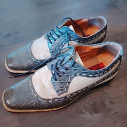 Men's Size 10 Snake Skin Shoes 