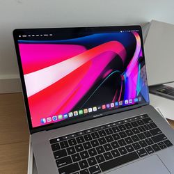 FAST 2.8GHz i7 15” MacBook Pro Touch Bar Retina Display Quad Core CPU 256GB 16GB RAM Similar To 16”