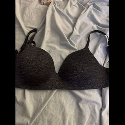 Victoria’s Secret 34D bra
