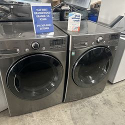 LG Set Washer And Gas Dryer 