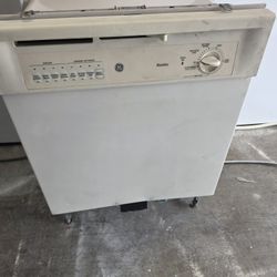 Whirlpool Dishwasher 