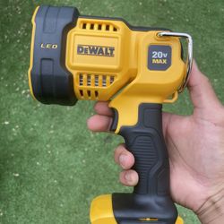 dewalt flash light 