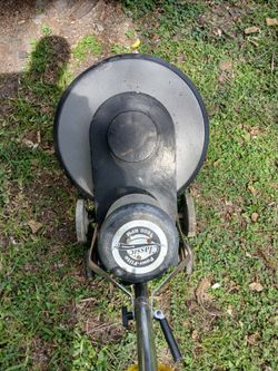 Floor swing machine