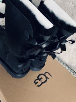 UGG New Women’s Size 6  Bailey Bow ll Black Authentic 100%