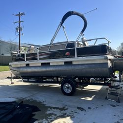 2015 Sun Tracker Dlx18