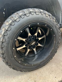 20x10 wheels on 33x12.50  mud tires