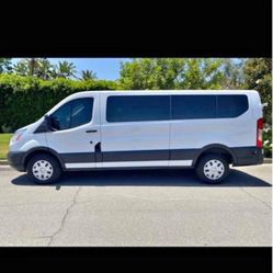 2016 Ford Transit 350 XLT (11 SEAT PASSENGER VAN)
