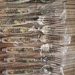 Vintage Avon Brand New With Box 20 Piece Set Sweet Country Harvest Flatware 2003