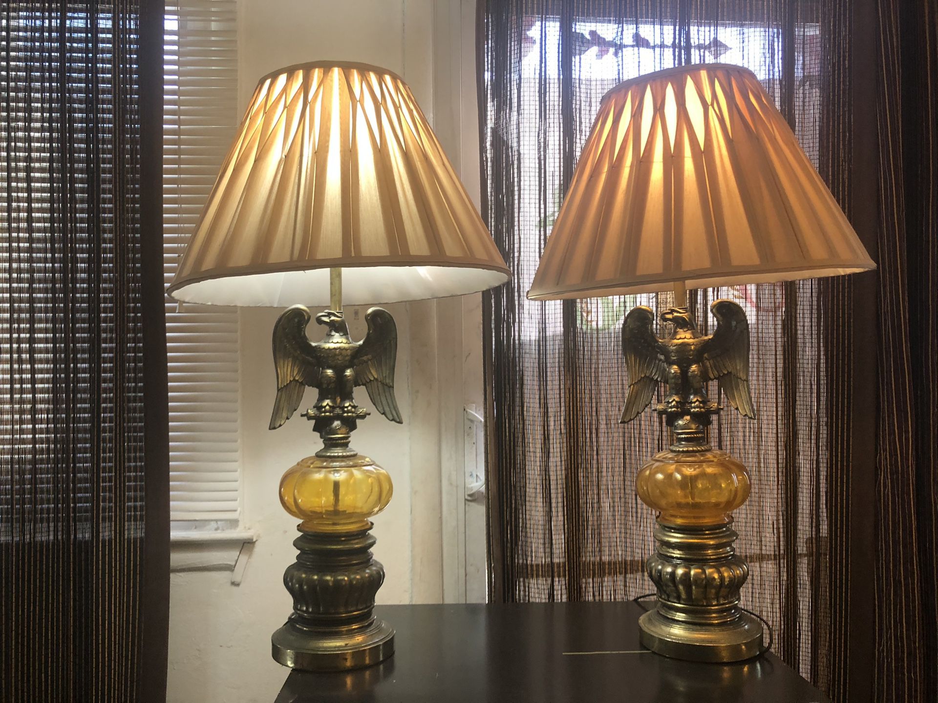 2 vintage American eagle lamps