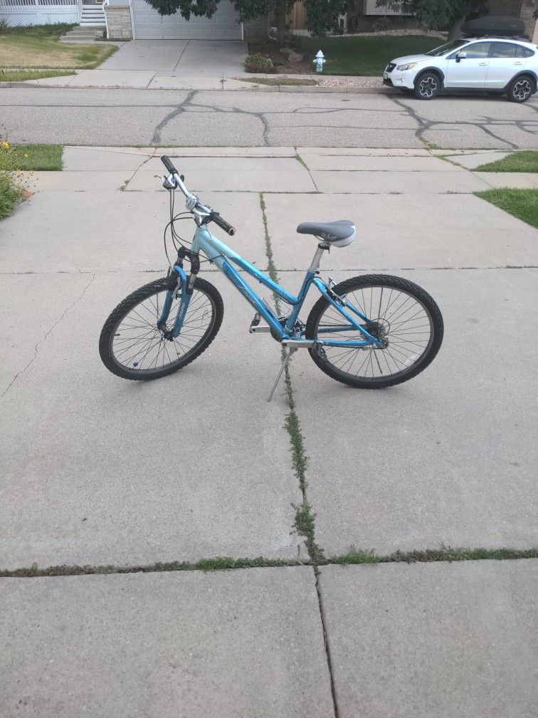 Trek 3900 Ladies Mountain Bike 16"/41cm