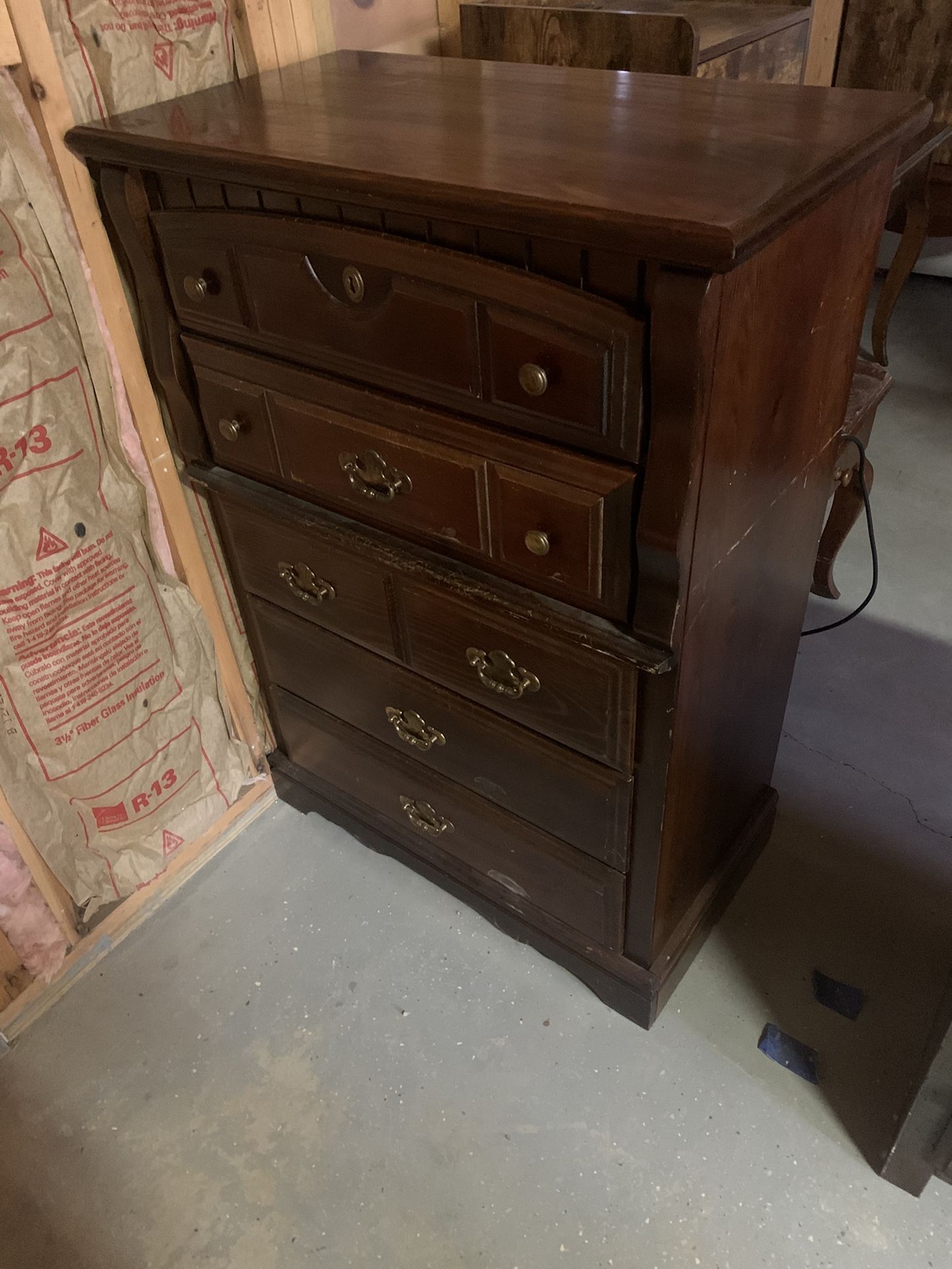 Dresser Five Drawers