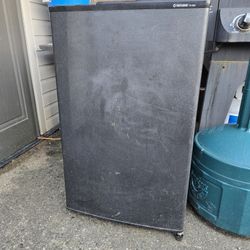 Mini Refrigerator 