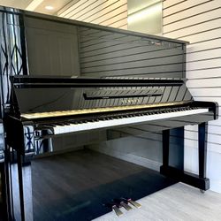 1990 Yamaha Upright Piano Built In Japan With Disklavia Feature 