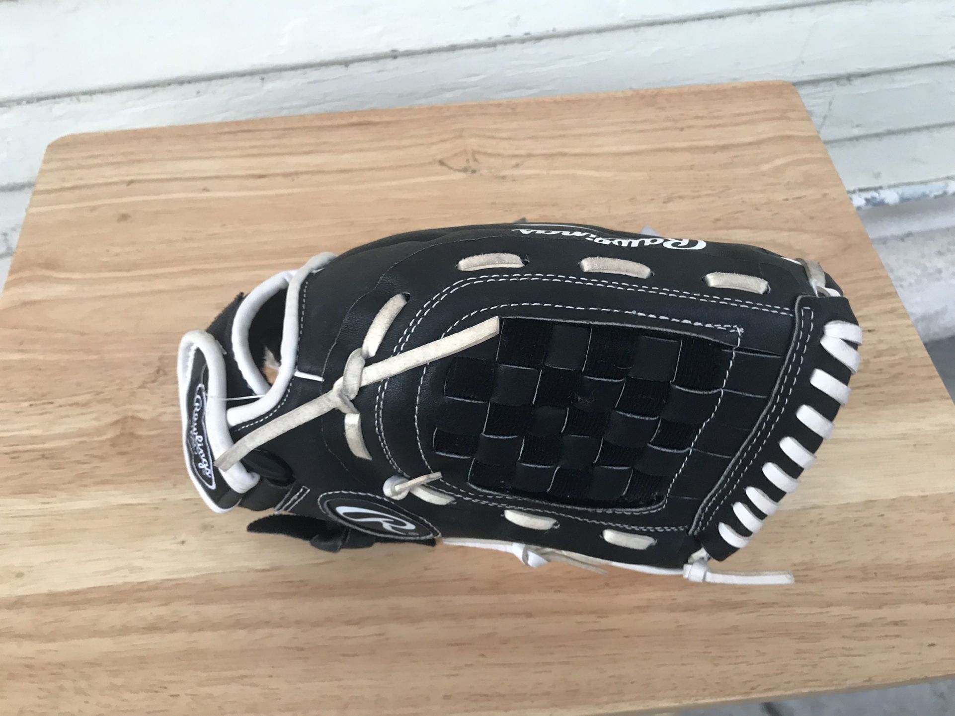 Rawlings Right Hand Throw Leather Baseball Glove 11.5"