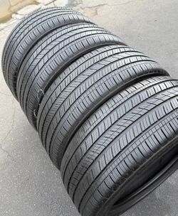 215 50 17 Michelin I sell this Seth of tires with 80% life the 4