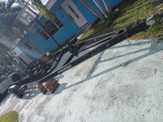 Trailer boat 28 feat just 1 eje other broken