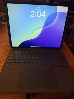 2025 Apple iPad Air 13” M3 128GB + Logitech Combo Touch $750 OBO