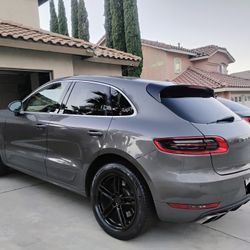 2016 Porsche Macan