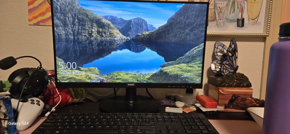 Pc Set Up With Monitor ,Keyboard ,Mouse