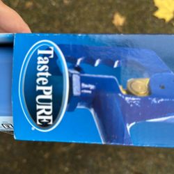 TastePURE RV/marine Water Filter + No Kink Hose Protector