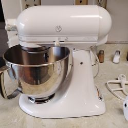 Kitchen Aid Artisan food mixer 325 watts