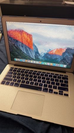 Apple MacBook Air Laptop
