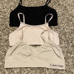 Girl sport bra bundle for Sale in Livonia, MI - OfferUp