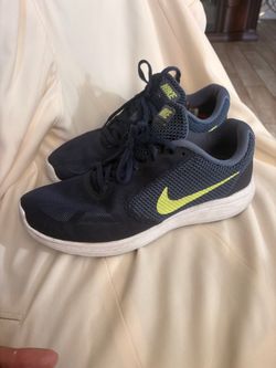 Nike Revolution 3 Men’s Running Sneakers  size 9.5 Low Top 819300-401