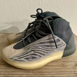 Yeezy Quantum - Adidas Men’s Size 9 