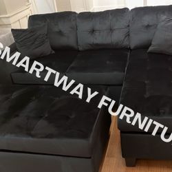 Naomi Black Sectional W Ottoman New Box 