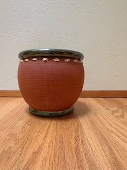 Ceramic planter pot