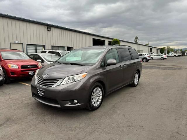 2012 Toyota Sienna