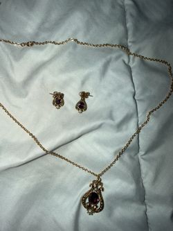 Vintage Avon Necklace ~ Amethyst-Colored & Marcasite-Look ~ 90’s. One of earrings is missing pearl see pics