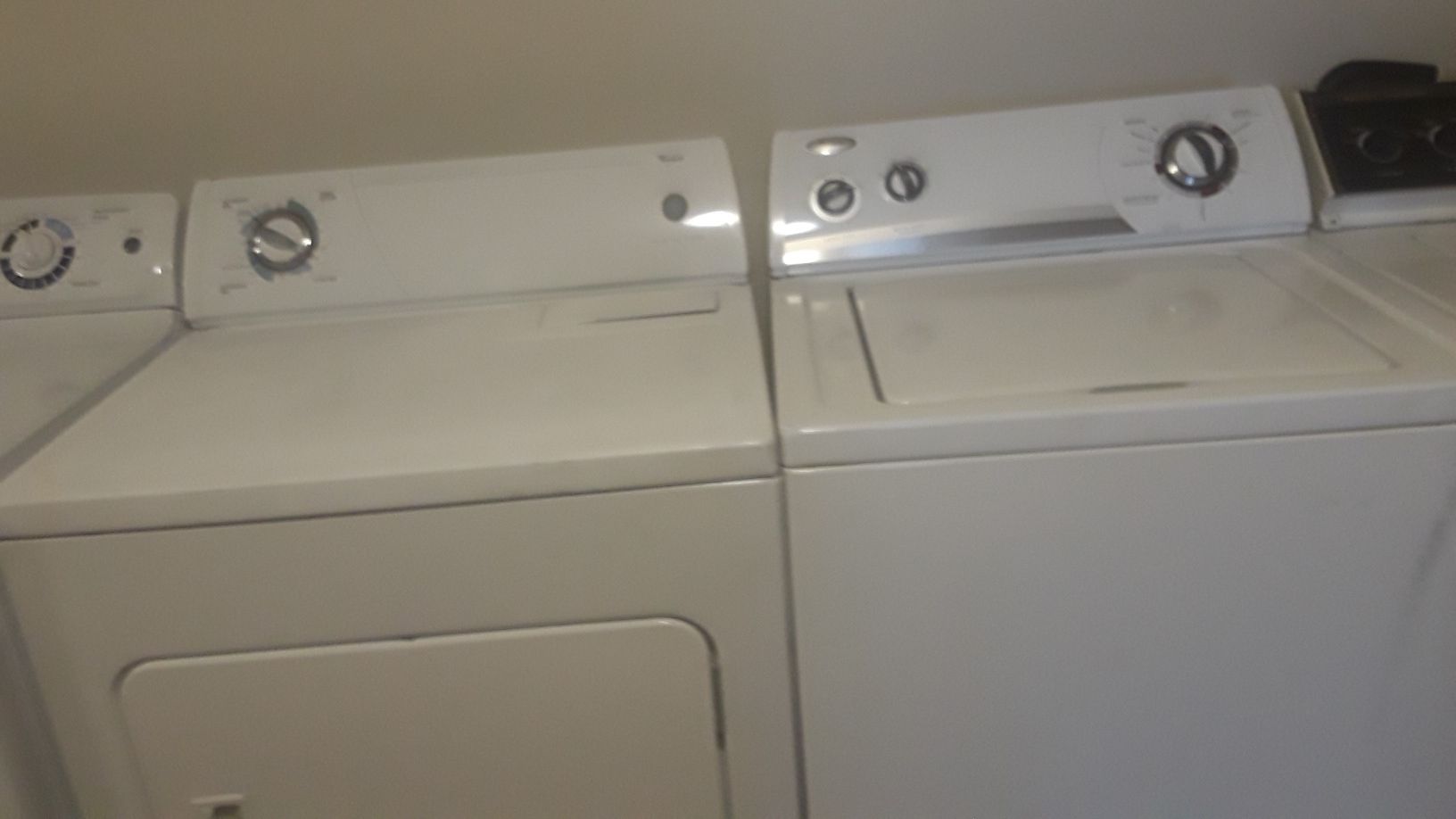 WHIRLPOOL WASHER AND DRYER SET
