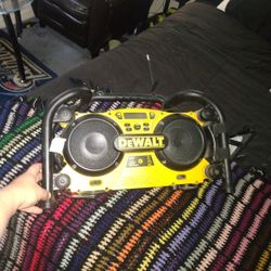 DeWalt Dc011 Work Radio Works Brand New 