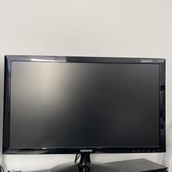 Selling 24inch Samsung Monitor 