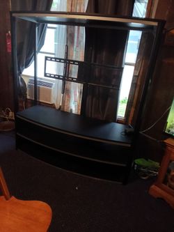 Entertainment center