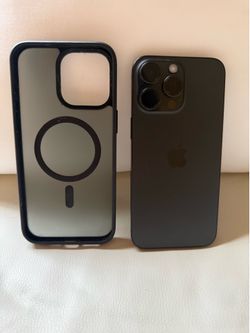 iPhone 15 Pro Max – 256GB – (unlocked - used minimally 09-25/now)