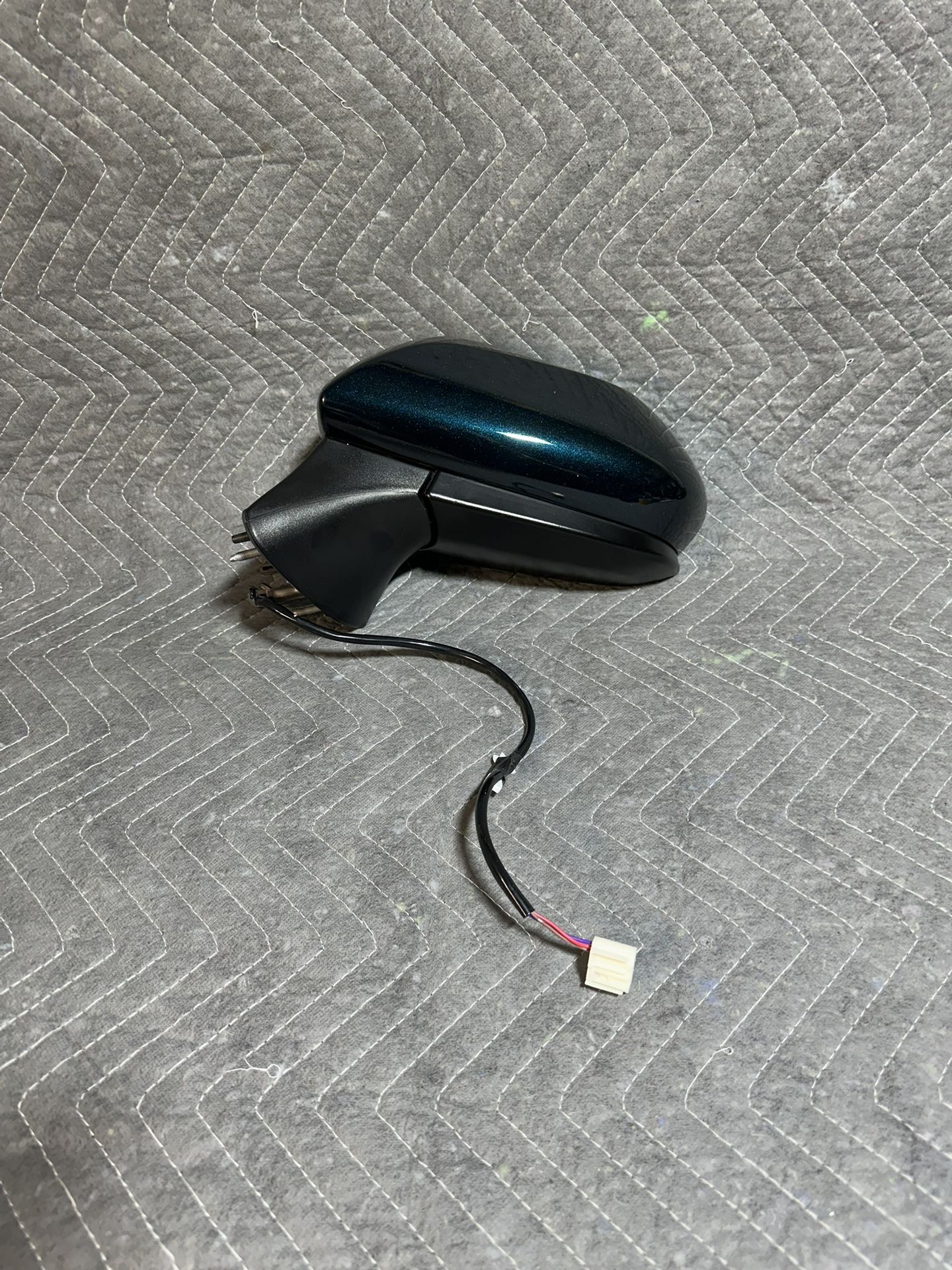 | 2018 - 2024 Toyota Camry Side View Mirror (Left/Driver)