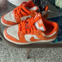 Women’s Dunks Used 